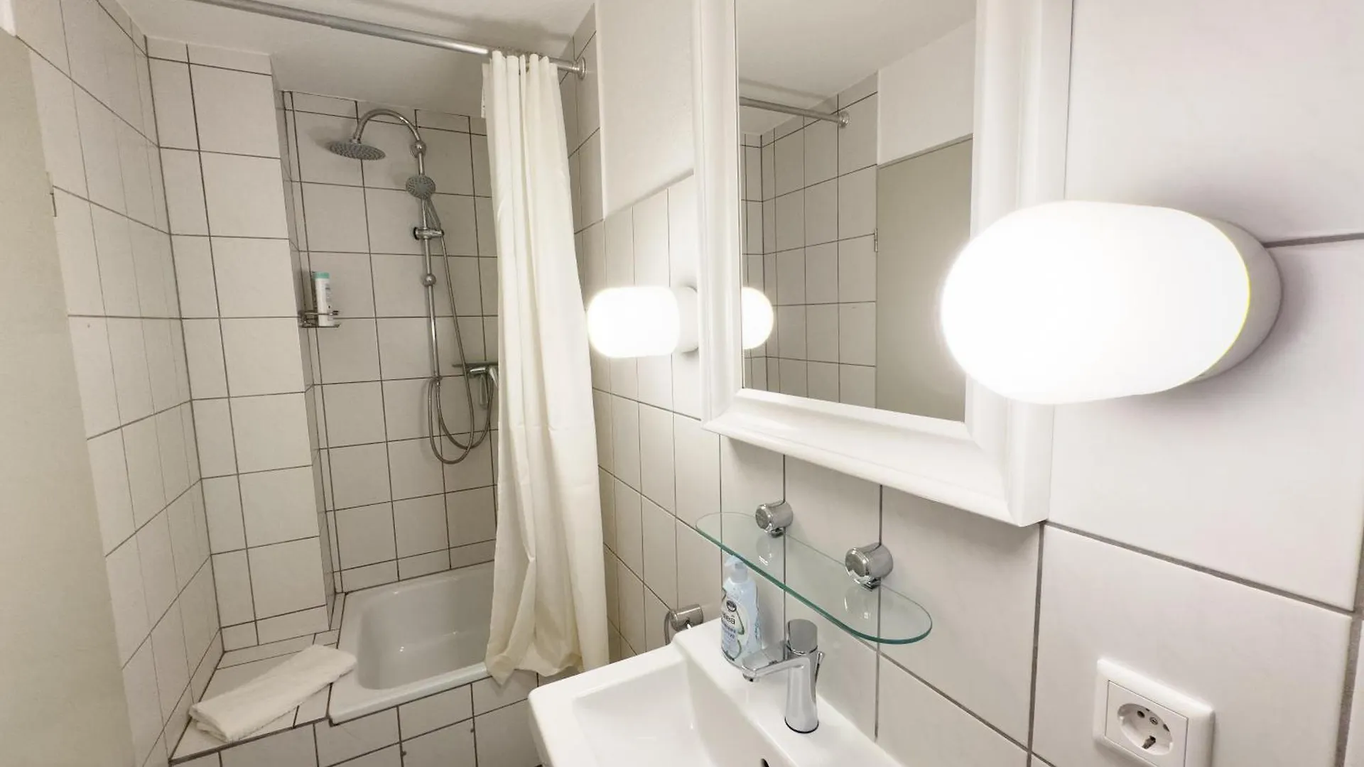 Apartment Schoene Wohnung Fuer 4 Gaeste An Der Eilenriede Mit Kostenlosen Parkplaetzen Hannover