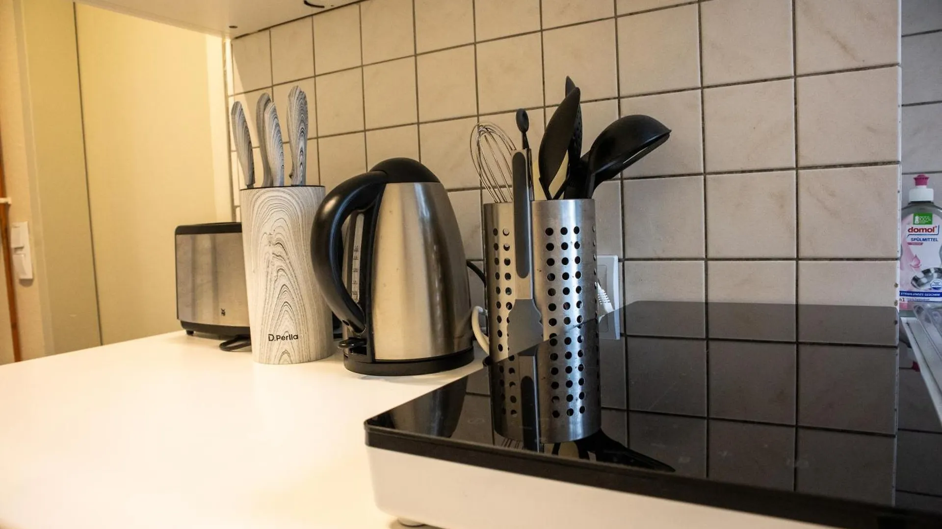 Schoene Wohnung Fuer 4 Gaeste An Der Eilenriede Mit Kostenlosen Parkplaetzen Hannover Apartment