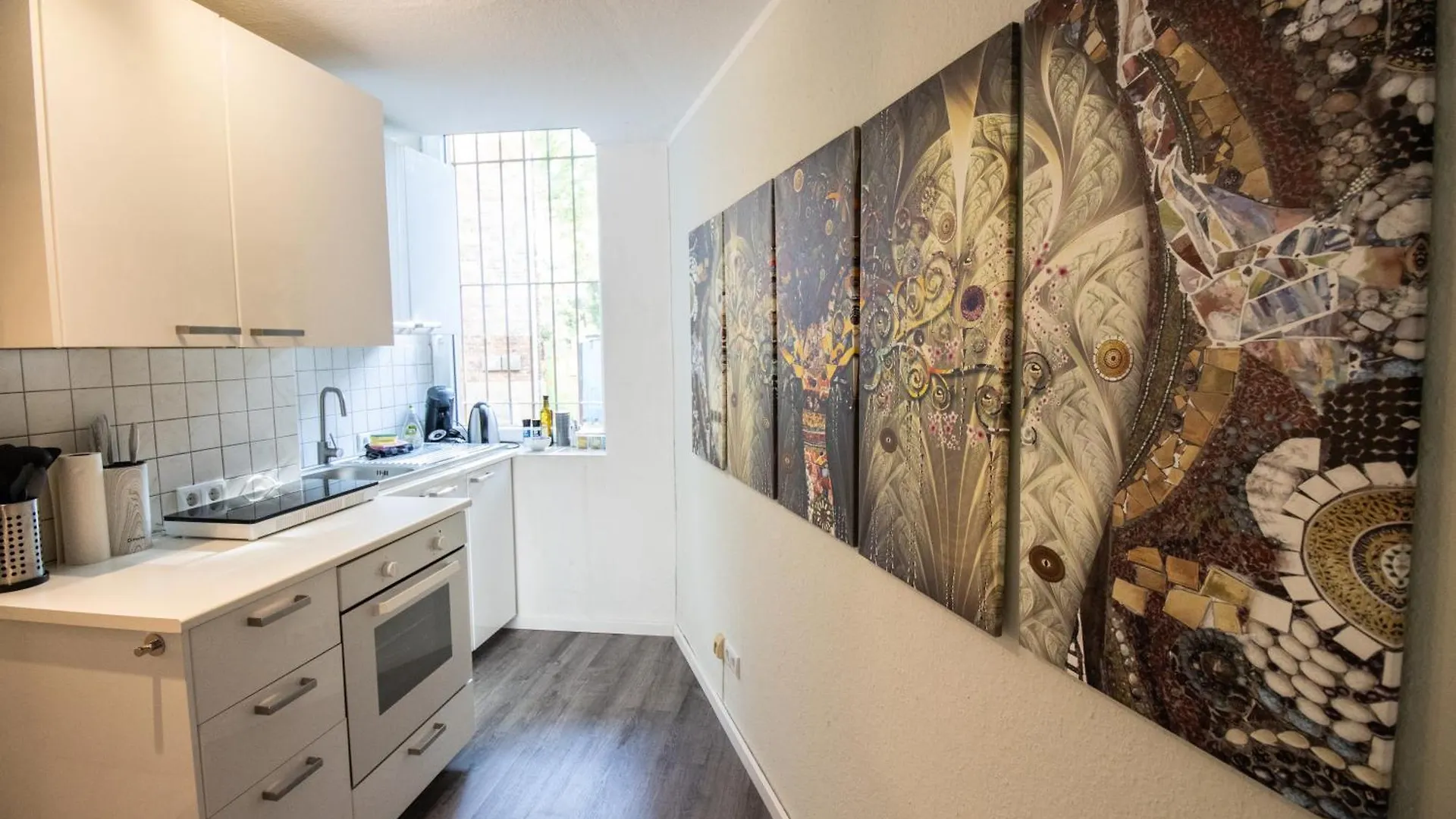Schoene Wohnung Fuer 4 Gaeste An Der Eilenriede Mit Kostenlosen Parkplaetzen Hannover